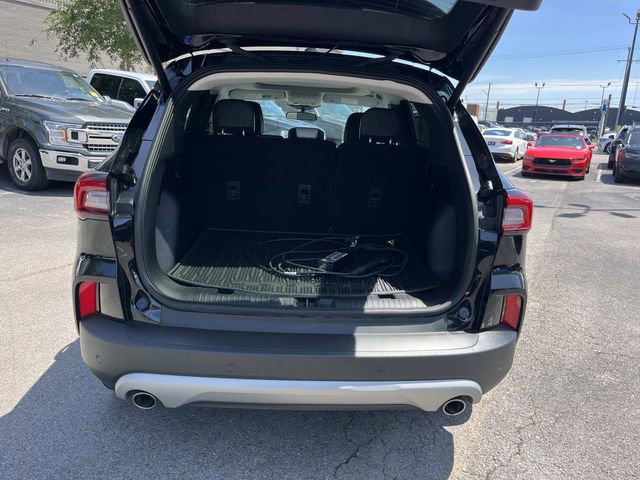 Certified 2025 Ford Escape SE FWD image 16