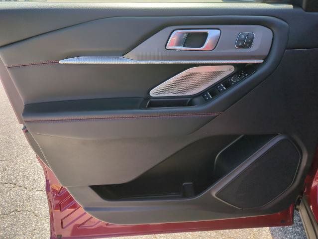 Certified 2025 Ford Explorer ST AWD/4WD image 10