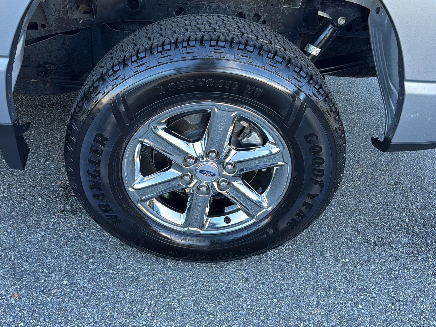 Certified 2024 Ford F150 XLT w/ Mobile Office Package image 32