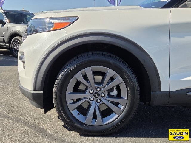 Certified 2023 Ford Explorer XLT w/ Equipment Group 202A RWD image 10