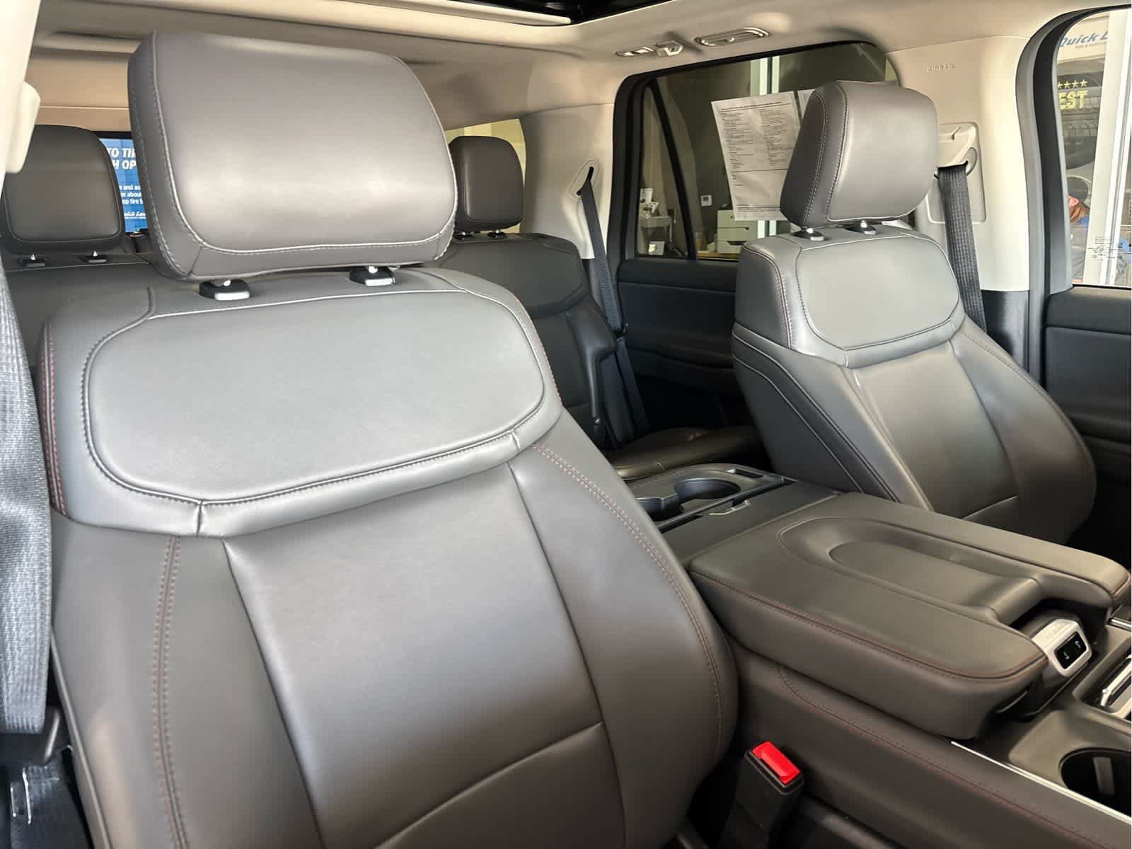Certified 2025 Ford Expedition Active AWD/4WD image 38