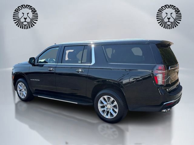 Used 2024 Chevrolet Suburban Premier image 3