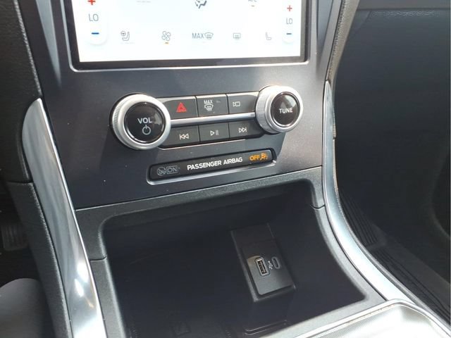Certified 2024 Ford Edge Titanium AWD/4WD image 19