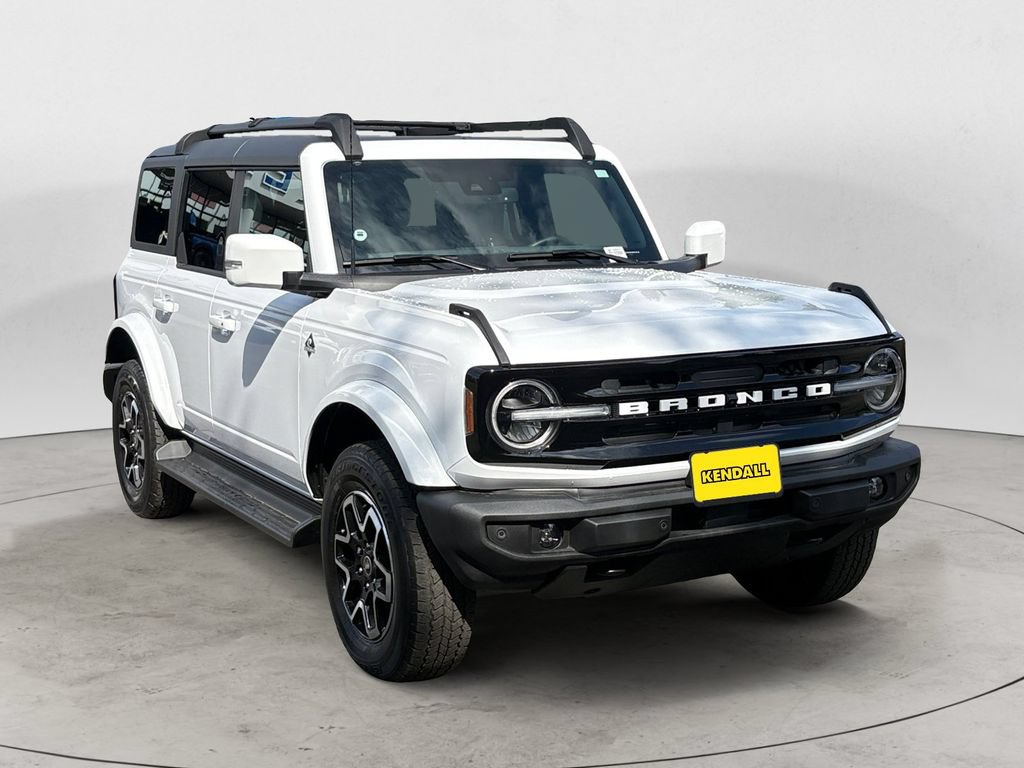 Certified 2025 Ford Bronco Outer Banks AWD/4WD image 3