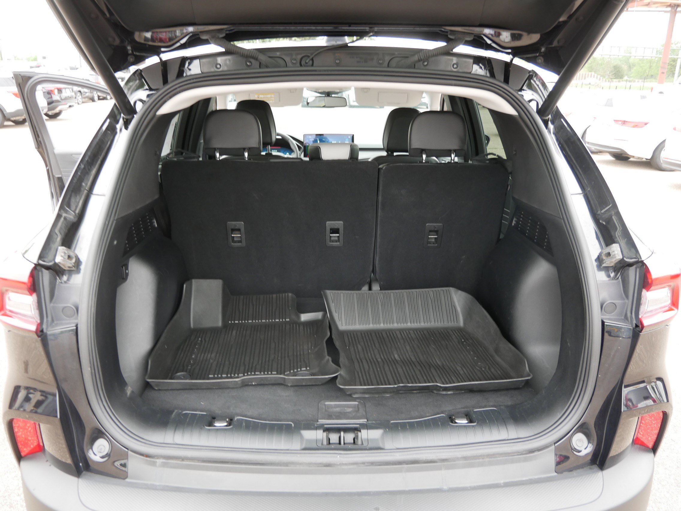 Certified 2023 Ford Escape Platinum w/ Premium Technology Package AWD/4WD image 18