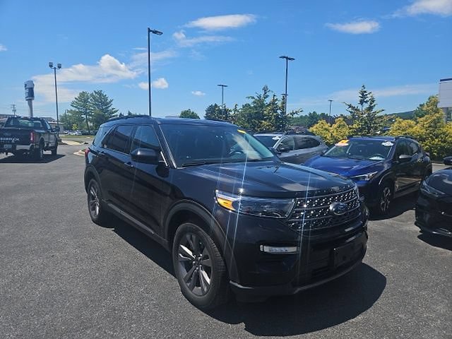 Certified 2022 Ford Explorer XLT w/ Equipment Group 202A AWD/4WD image 2