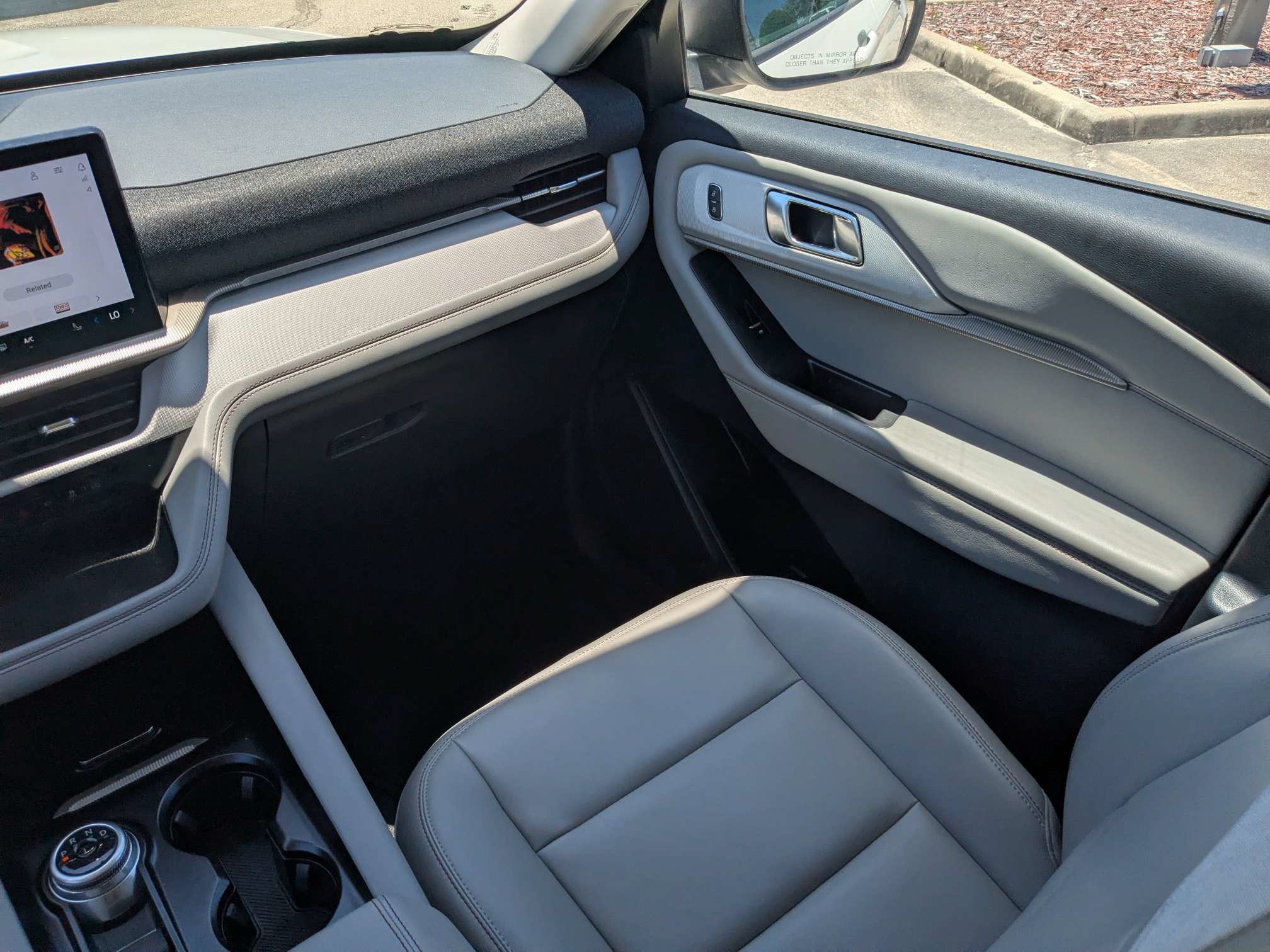 Certified 2025 Ford Explorer Active w/ Active Comfort Package RWD image 18