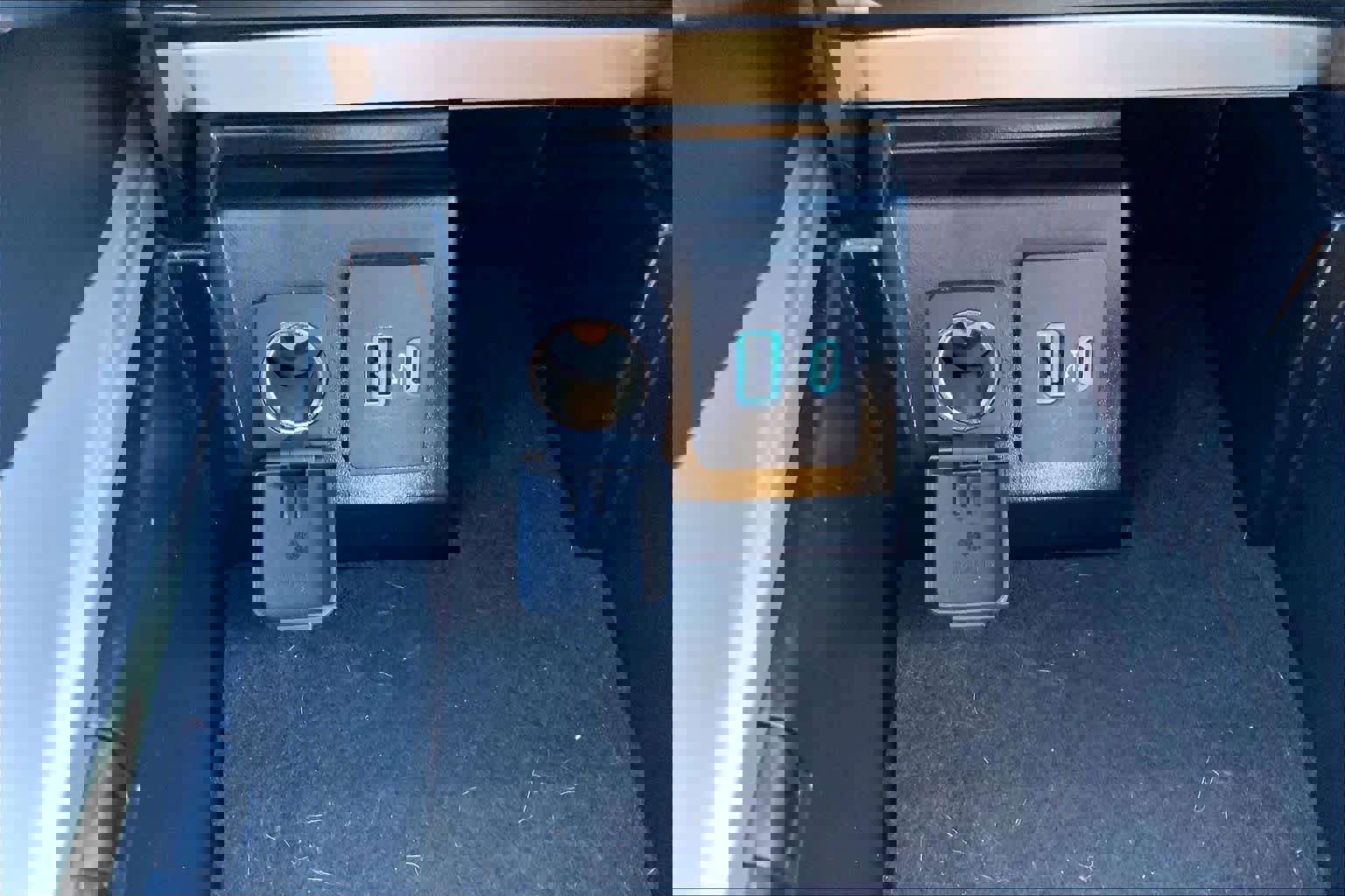 Certified 2022 Ford Explorer Limited w/ Equipment Group 301A image 31