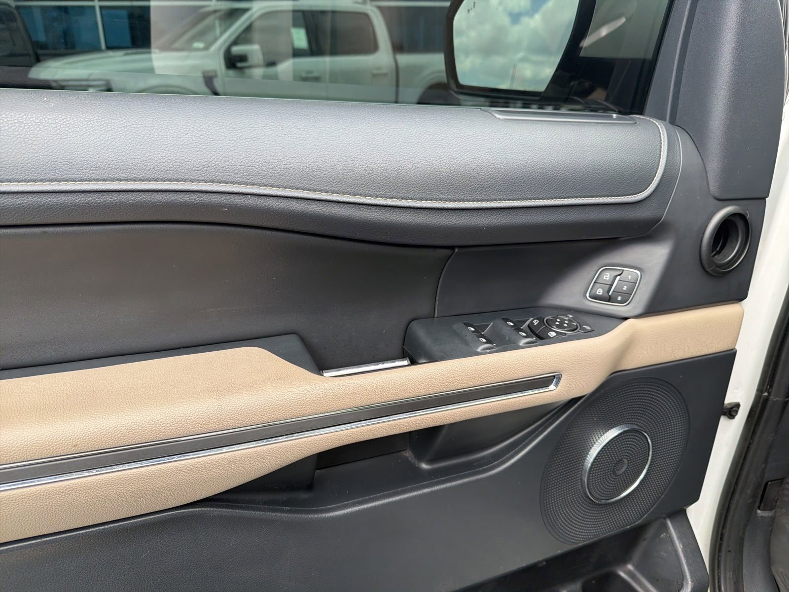 Certified 2022 Ford Expedition Max XLT RWD image 17
