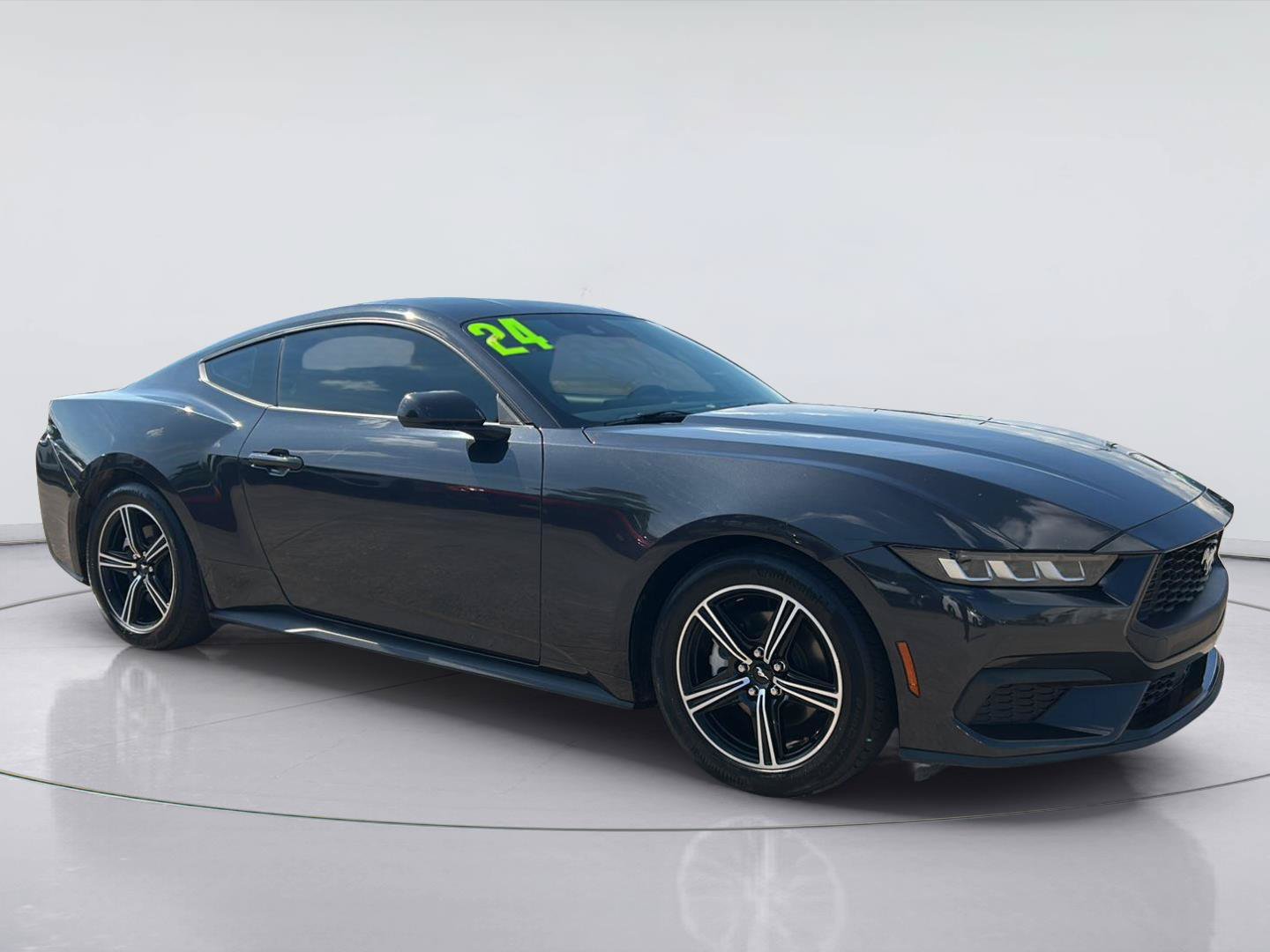 Certified 2024 Ford Mustang Coupe RWD image 3