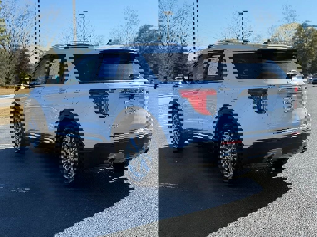 Certified 2023 Ford Explorer Limited image 9