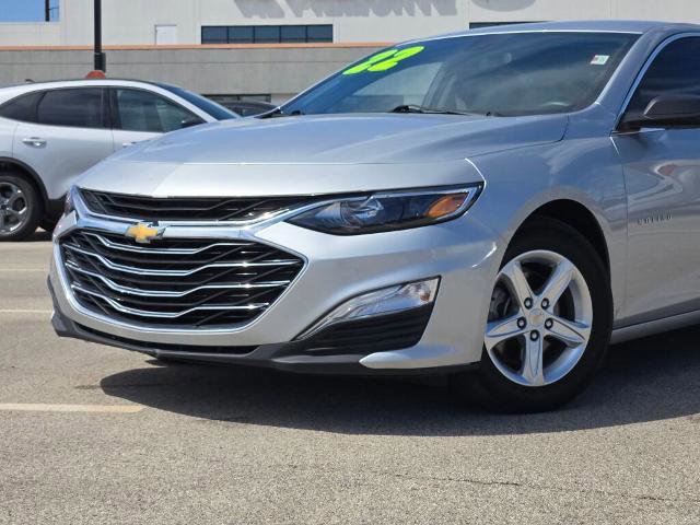 Used 2022 Chevrolet Malibu LS image 2