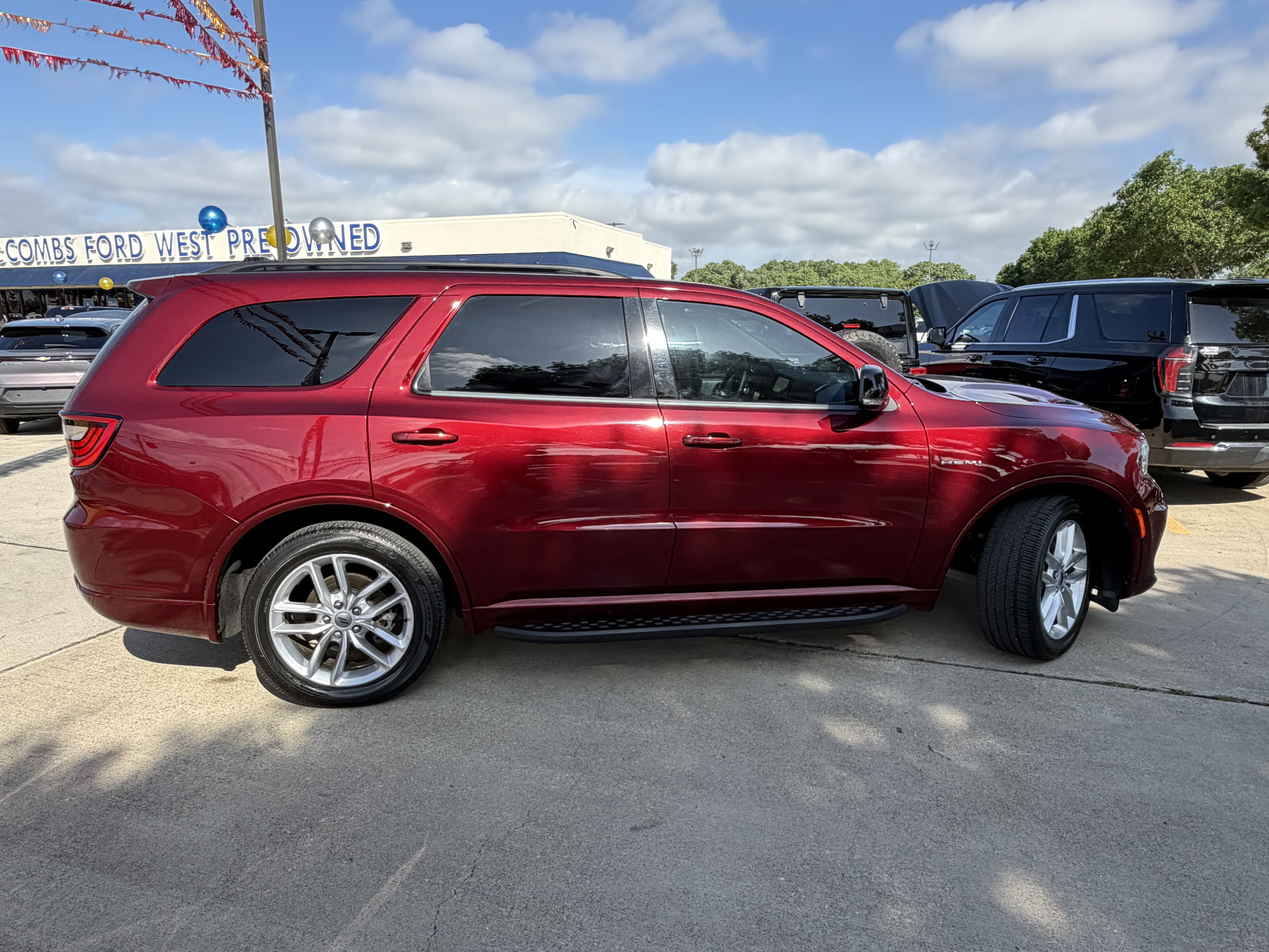 Used 2023 Dodge Durango R/T RWD image 5