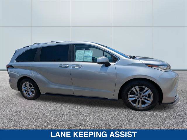 Used 2022 Toyota Sienna Limited AWD/4WD image 6