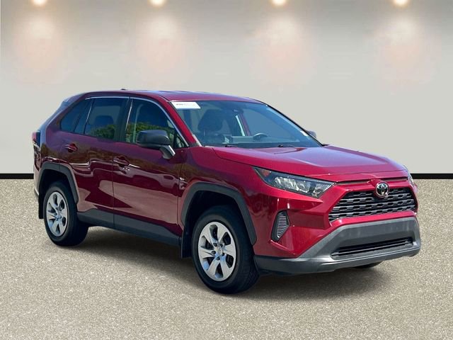 Used 2022 Toyota RAV4 LE FWD image 3