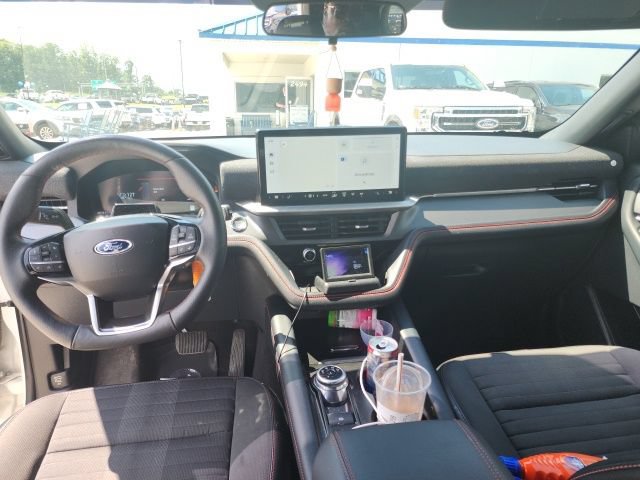 Certified 2025 Ford Explorer ST-Line AWD/4WD image 34