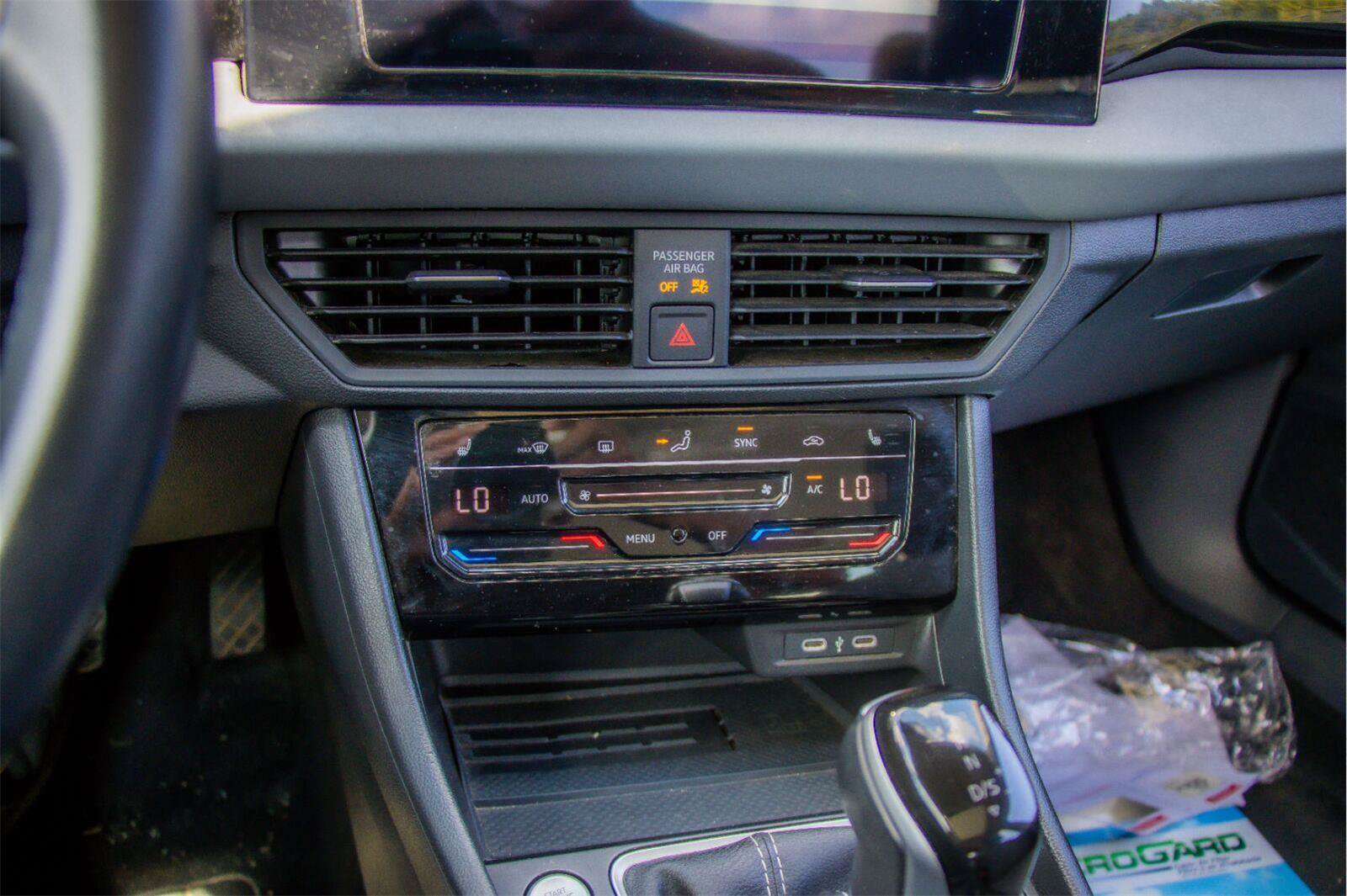 Used 2025 Volkswagen Jetta SE FWD image 16