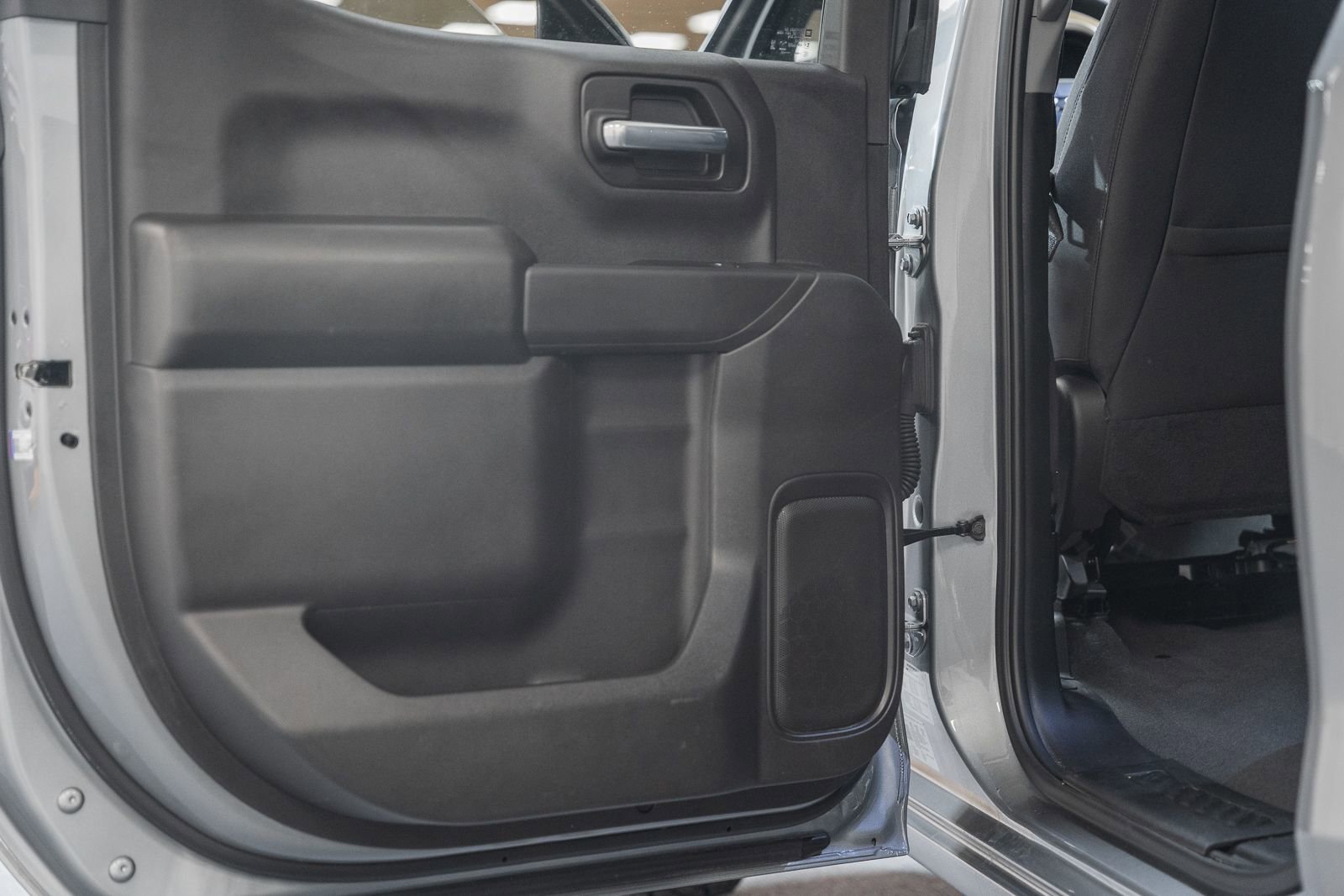 Used 2025 Chevrolet Silverado 1500 Custom Trail Boss w/ Dark Appearance Package image 43