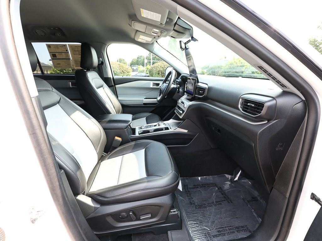 Certified 2024 Ford Explorer XLT w/ Equipment Group 202A AWD/4WD image 21
