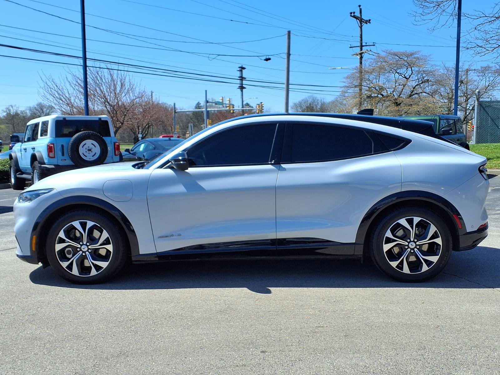 Certified 2021 Ford Mustang Mach-E Premium AWD/4WD image 2