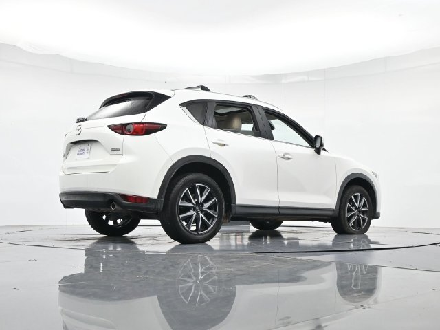 Used 2018 MAZDA CX-5 Touring w/ Preferred Equipment Package FWD image 32