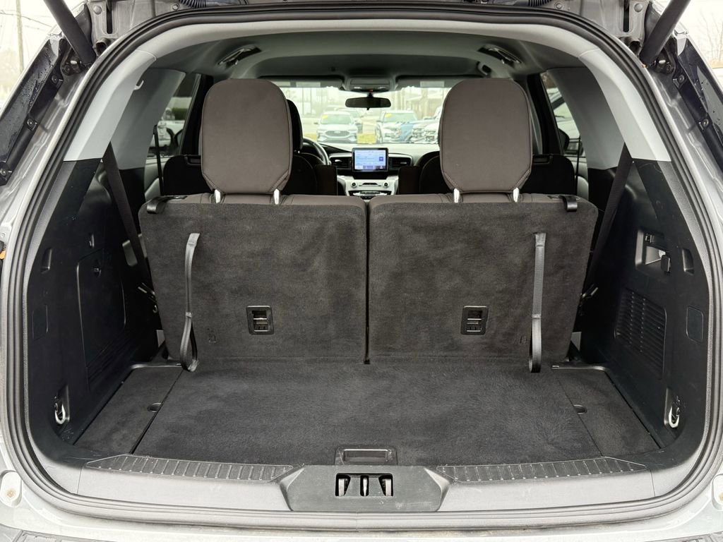 Certified 2024 Ford Explorer XLT image 35