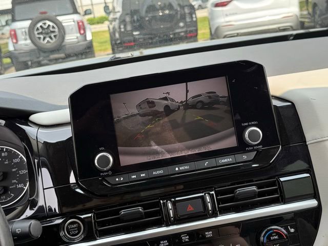 Used 2022 Nissan Pathfinder SV image 19