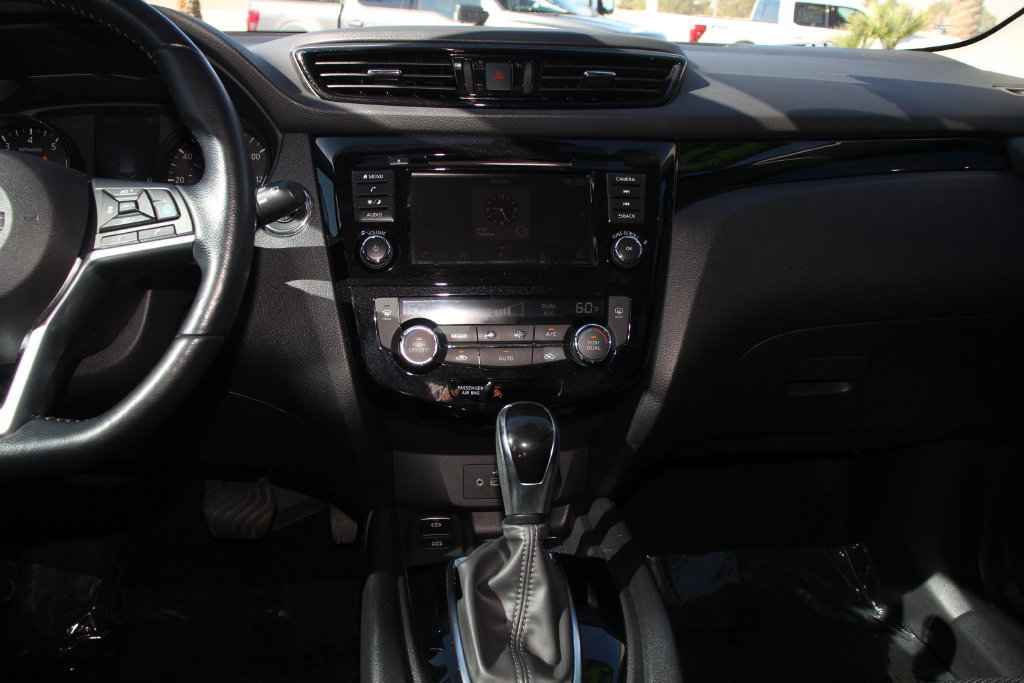 Used 2022 Nissan Rogue Sport SV w/ Technology Package AWD/4WD image 18