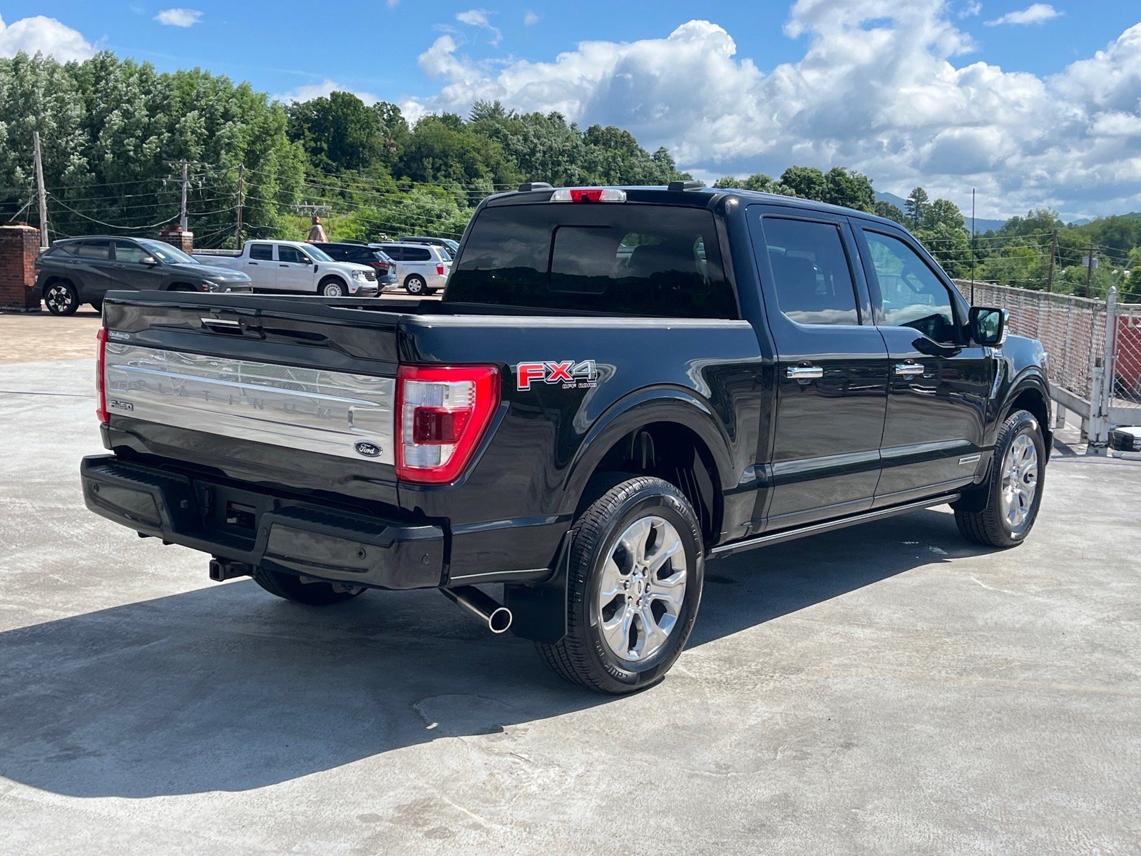 Certified 2022 Ford F150 Platinum w/ Equipment Group 701A High AWD/4WD image 3