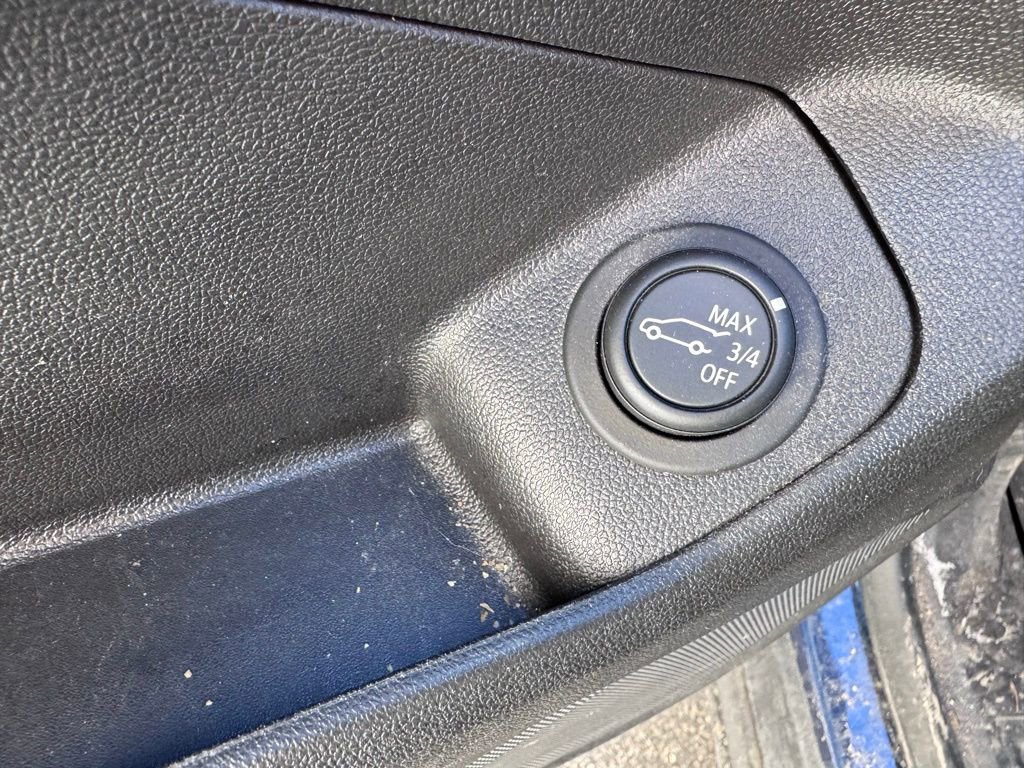 Used 2022 GMC Terrain SLE w/ Driver Convenience Package image 21