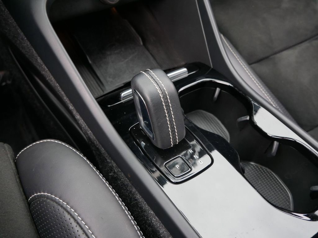 Used 2021 Volvo XC40 P8 Recharge w/ Advanced Package image 22