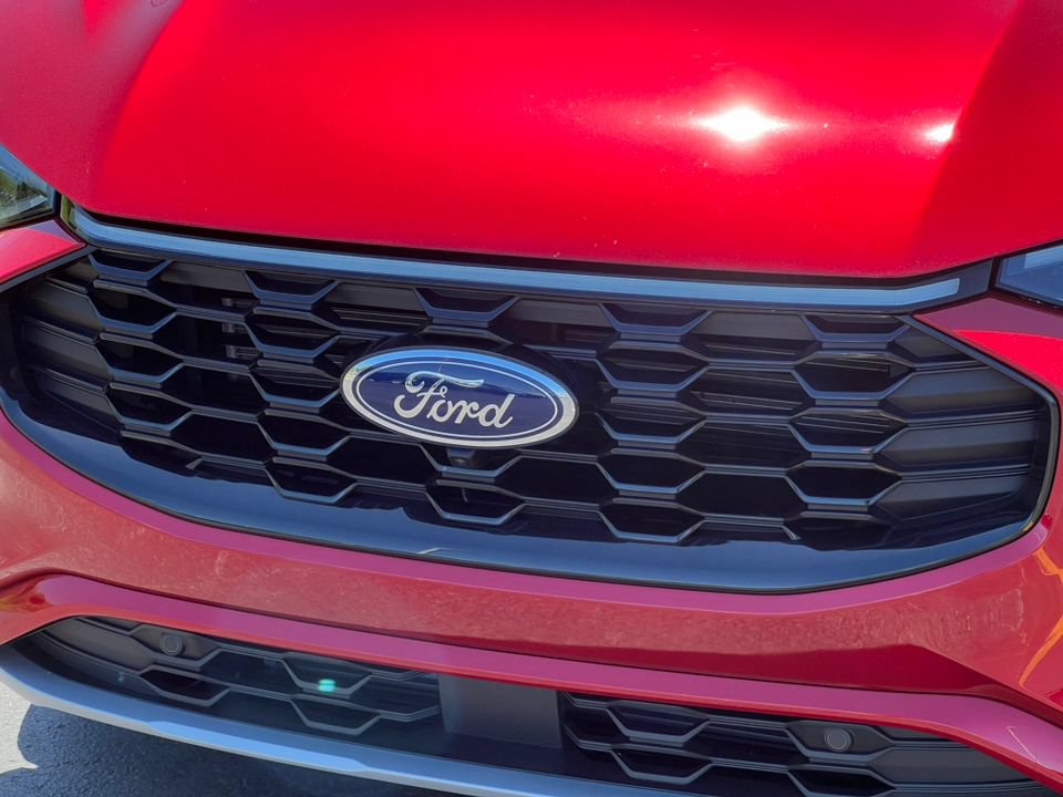 Certified 2023 Ford Escape ST-Line Elite AWD/4WD image 31