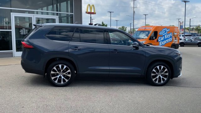 Used 2024 Toyota Grand Highlander AWD Hybrid image 2