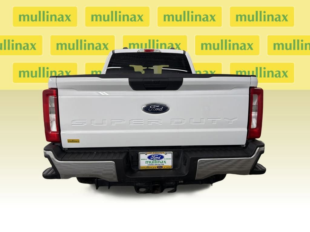 Certified 2025 Ford F350 XLT image 4