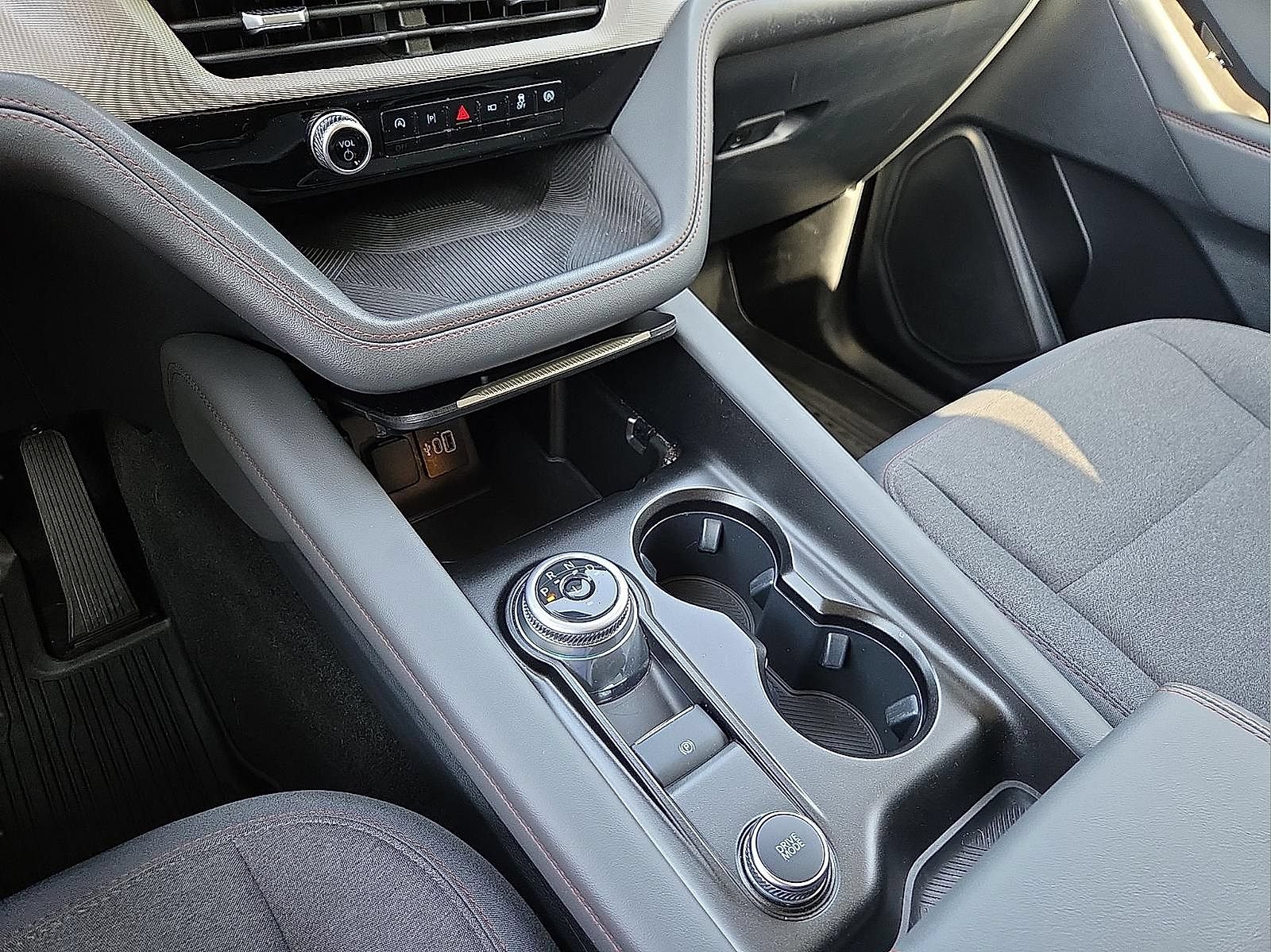 Certified 2025 Ford Explorer Active AWD/4WD image 25