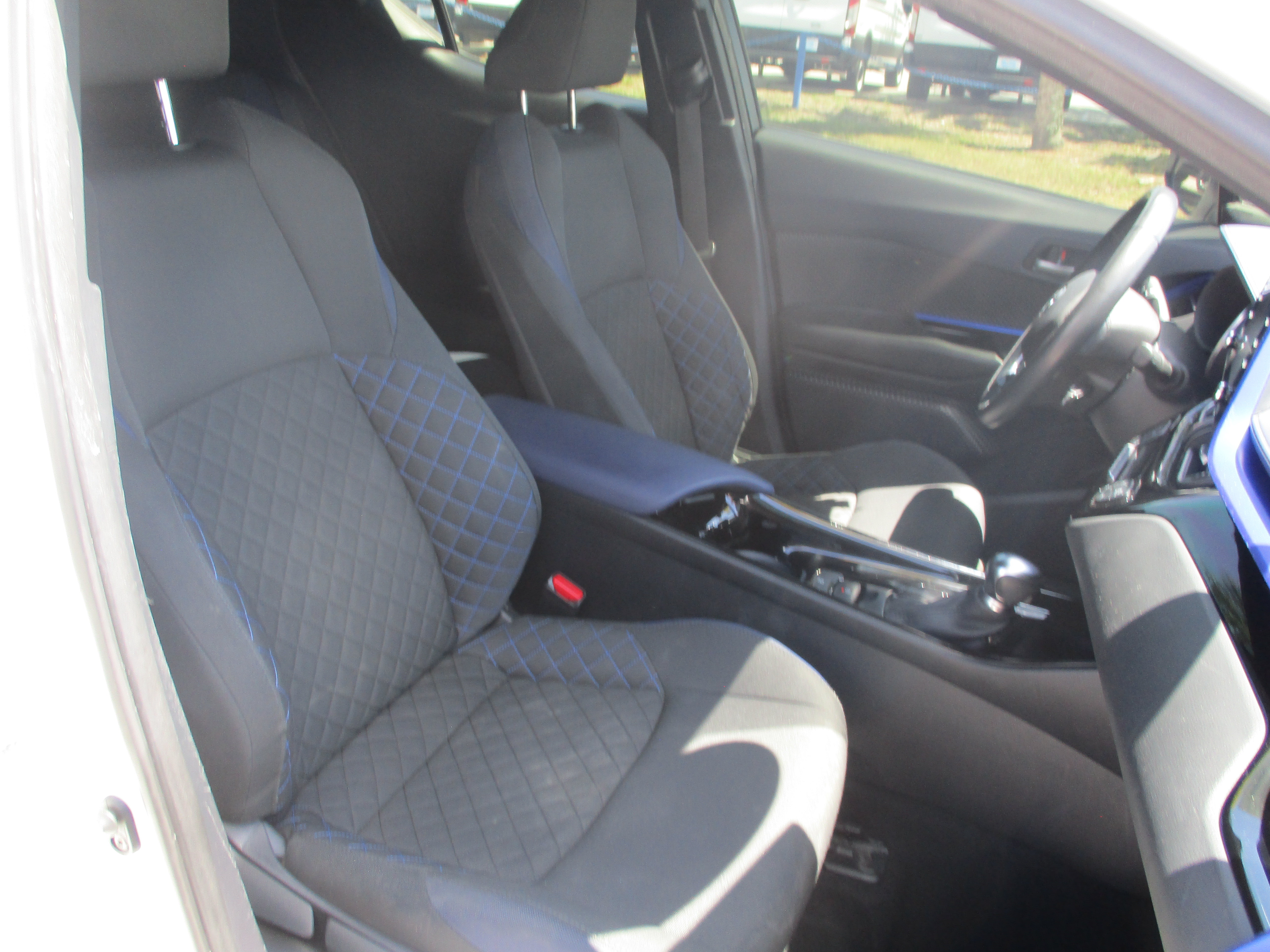 Used 2020 Toyota C-HR XLE FWD image 14