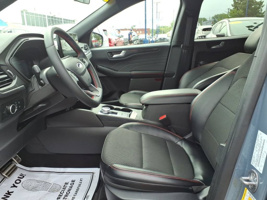 Certified 2024 Ford Escape ST-Line w/ Tech Pack #1 AWD/4WD image 15