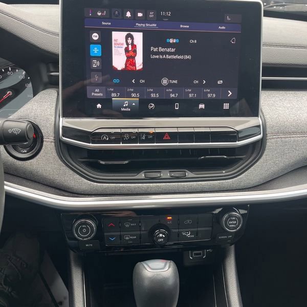 Used 2023 Jeep Compass Latitude image 25