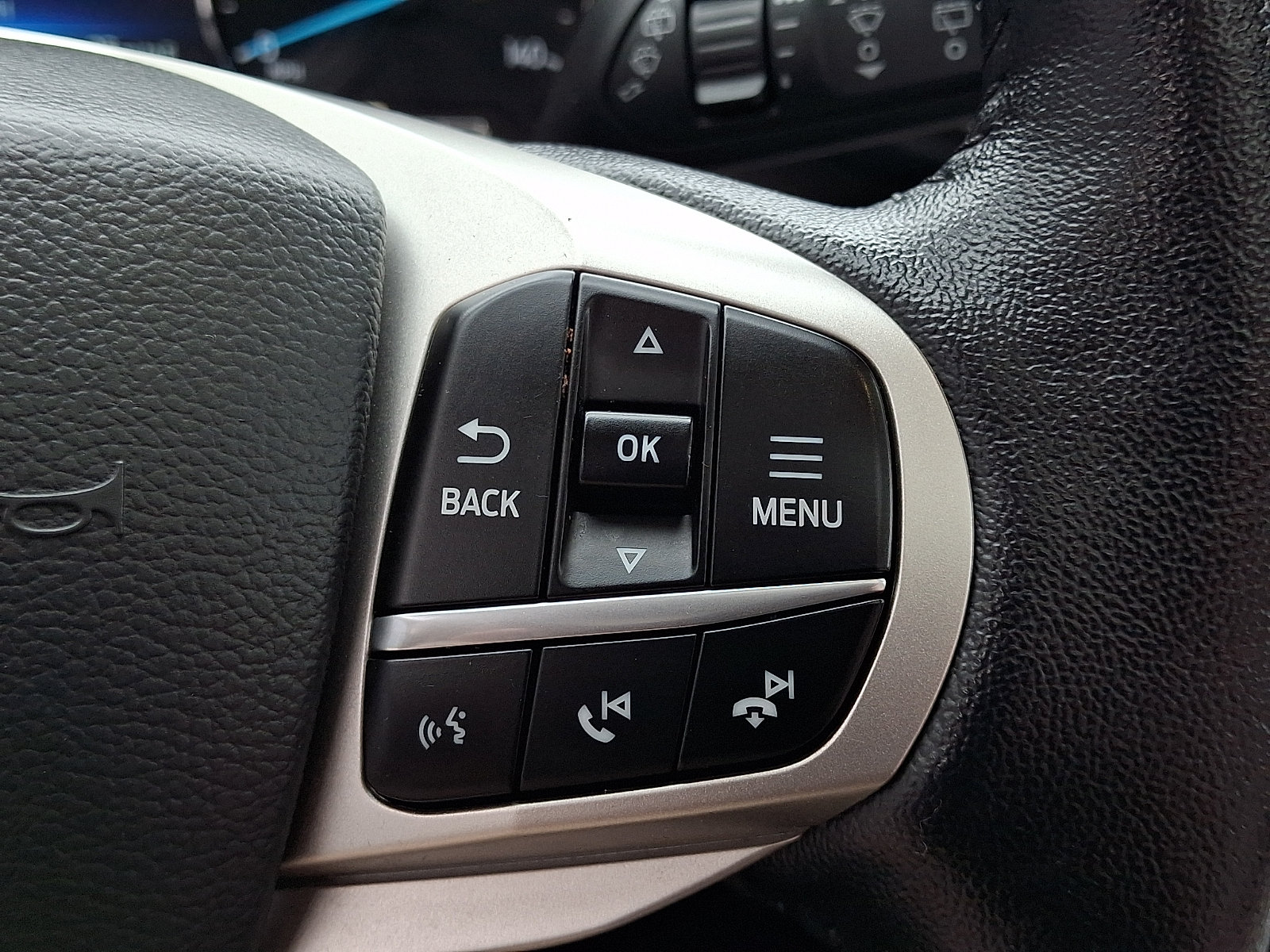 Certified 2021 Ford Explorer XLT w/ Equipment Group 202A AWD/4WD image 25