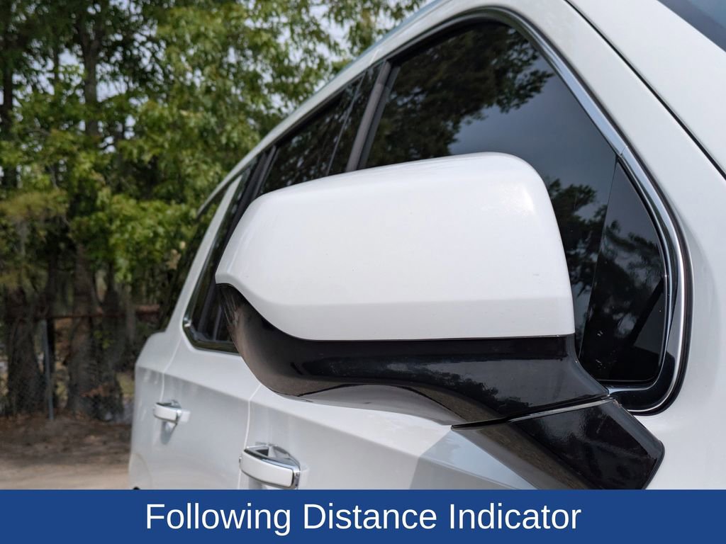 Used 2023 GMC Yukon SLT AWD/4WD image 13