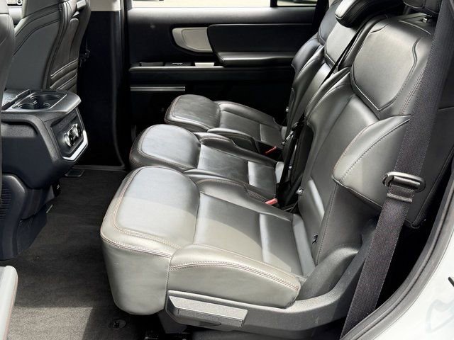 Certified 2025 Ford Expedition Active AWD/4WD image 22