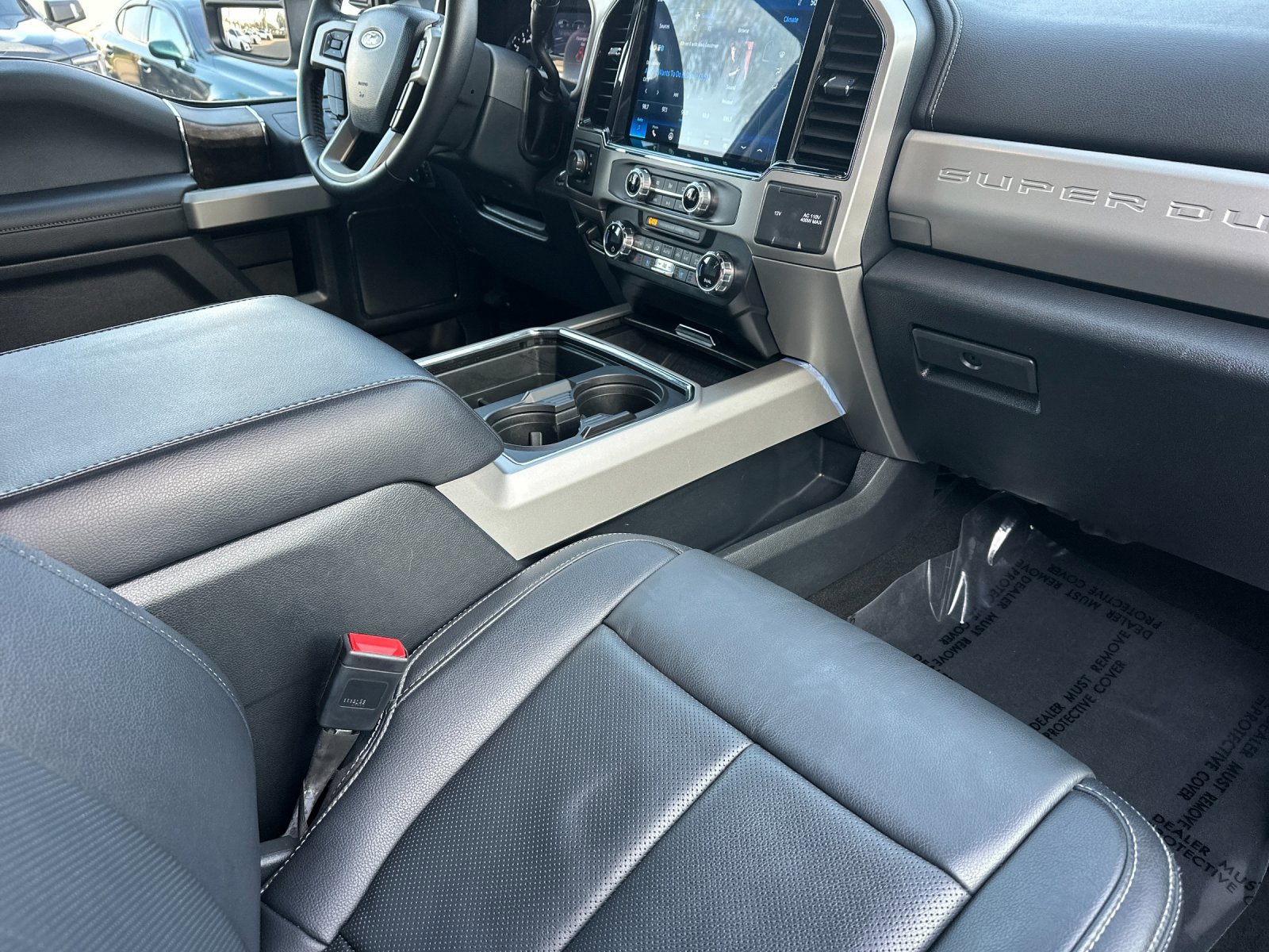 Certified 2022 Ford F350 Lariat w/ Black Appearance Package image 14