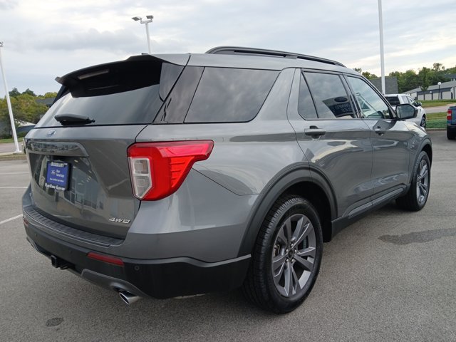 Certified 2023 Ford Explorer XLT w/ Equipment Group 202A AWD/4WD image 4