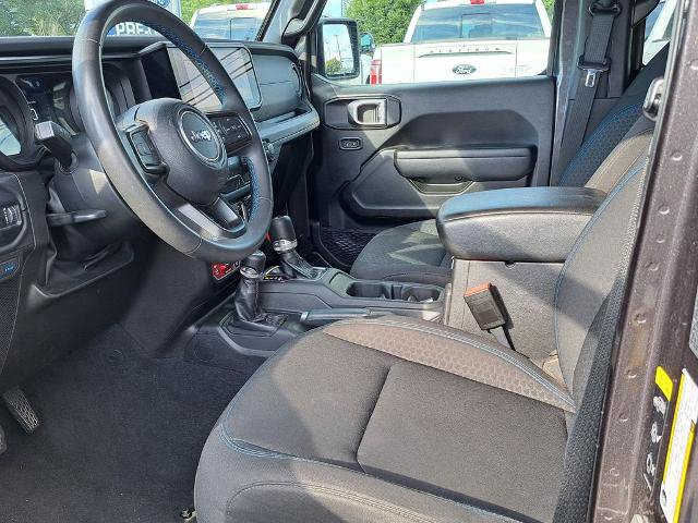 Used 2024 Jeep Wrangler Unlimited Rubicon 4xe AWD/4WD image 14
