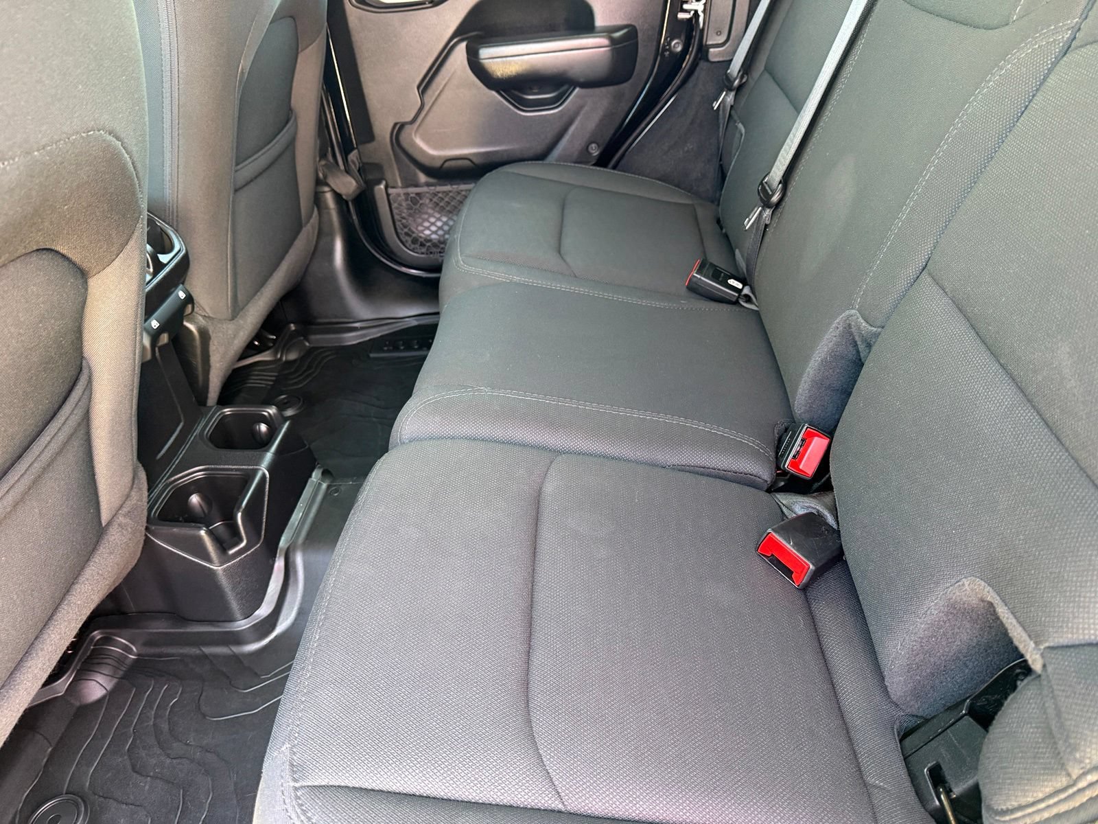 Used 2020 Jeep Wrangler Unlimited Sport S AWD/4WD image 18