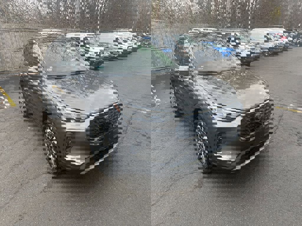 Certified 2024 Ford Escape Platinum image 3