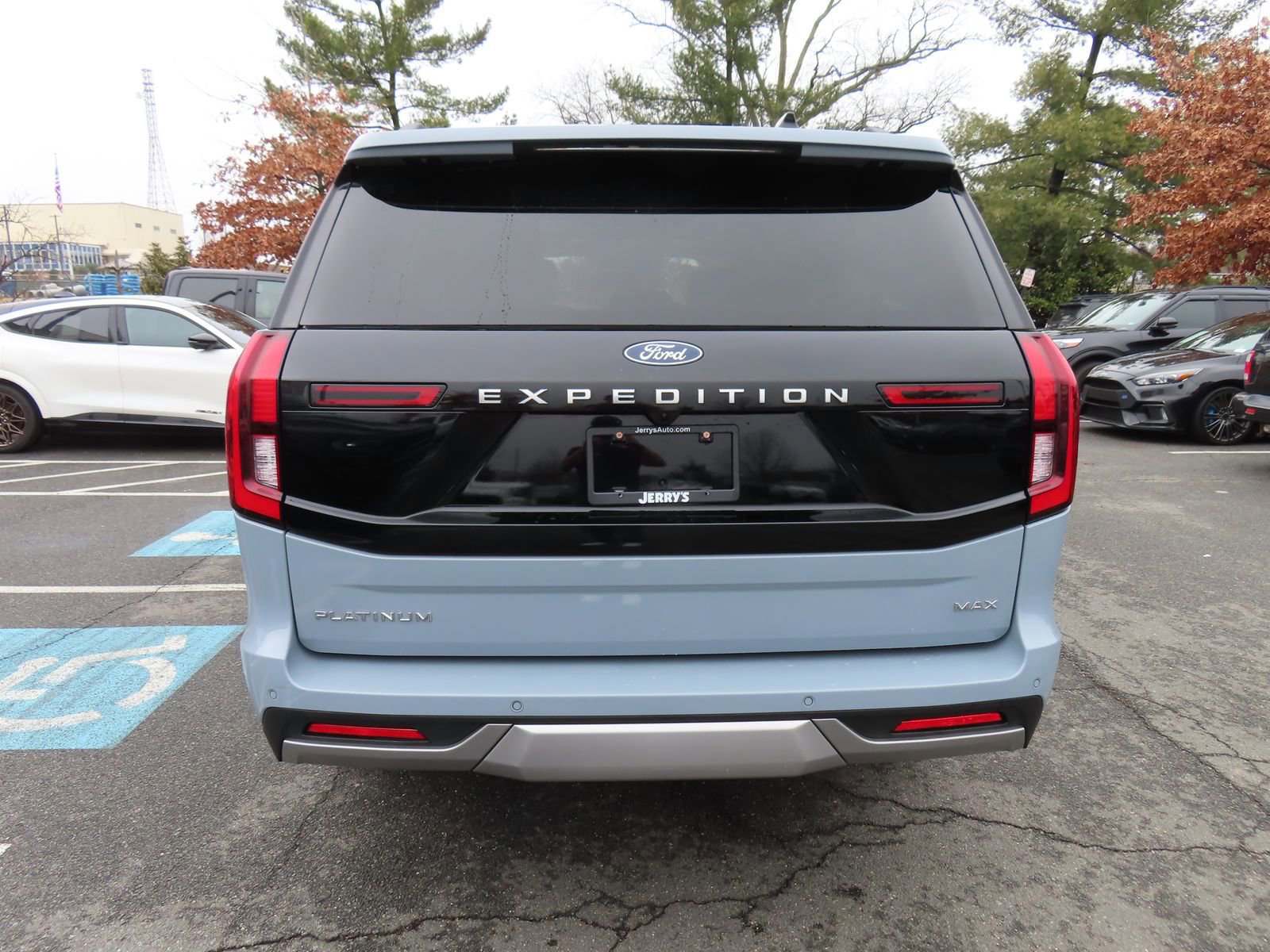 Certified 2025 Ford Expedition Max Platinum w/ Driver's Package image 5