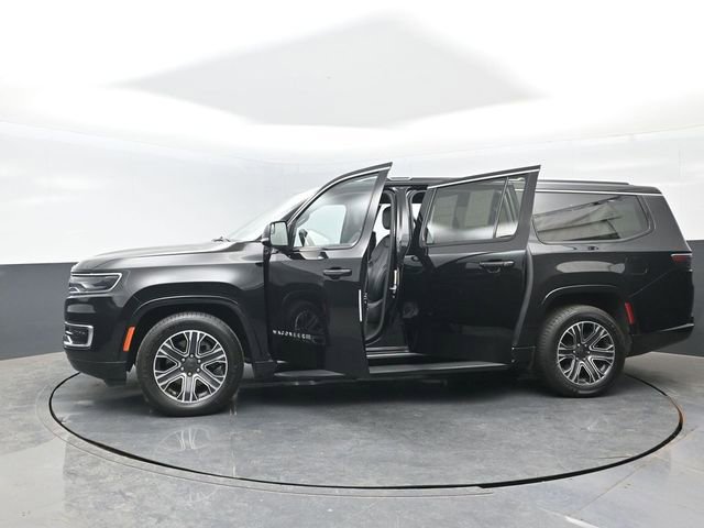 Used 2024 Jeep Wagoneer L Series II w/ Flexible Seating Group AWD/4WD image 27