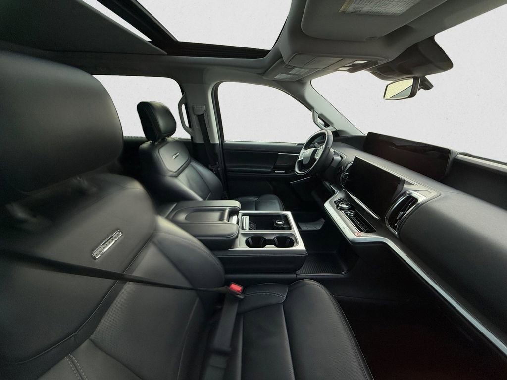 Certified 2025 Ford Expedition Platinum image 11