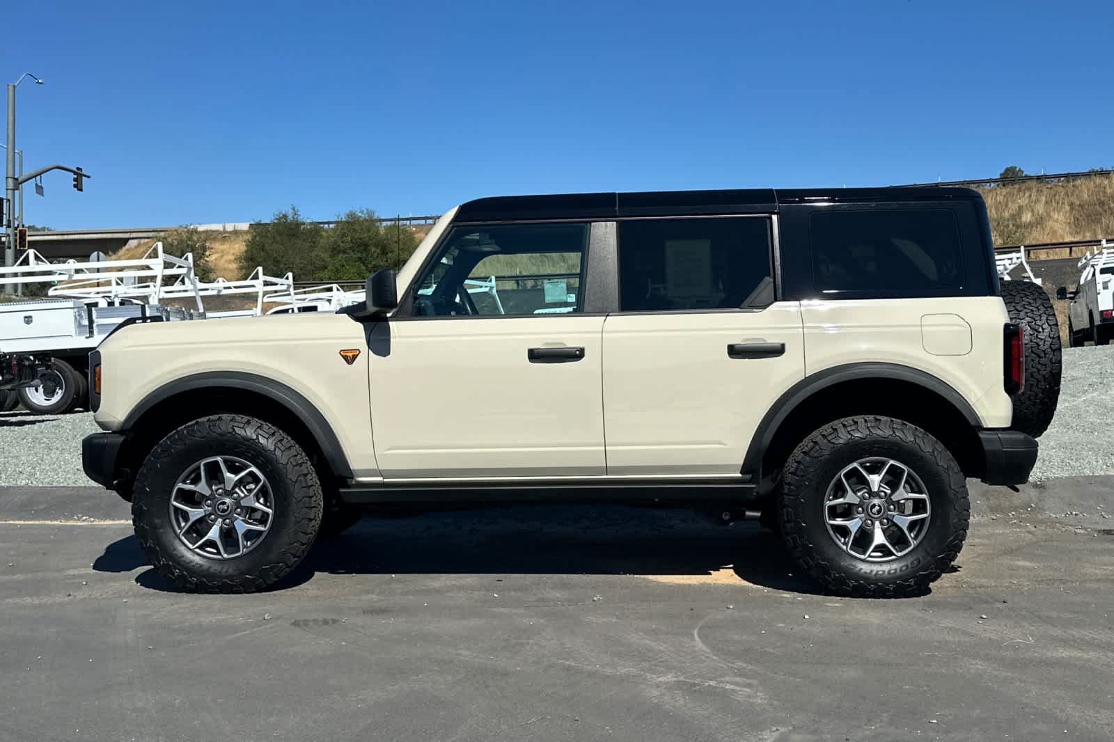 Certified 2025 Ford Bronco Badlands AWD/4WD image 7